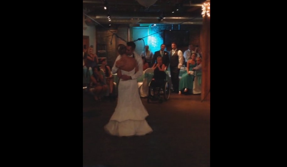 Un barbat paralizat a facut cel mai frumos gest pentru iubita lui, chiar la nunta. Invitatii au plans cand au vazut asta