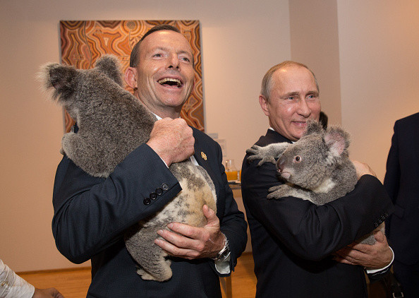 Vladimir Putin si Barack Obama s-au pozat cu ursi koala in brate la summitul G20. Reactiile australienilor pe Twitter