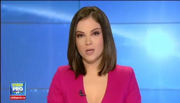 Experiment social inedit in SUA. O tanara s-a plimbat prin New York fara nimic pe ea de la brau in jos