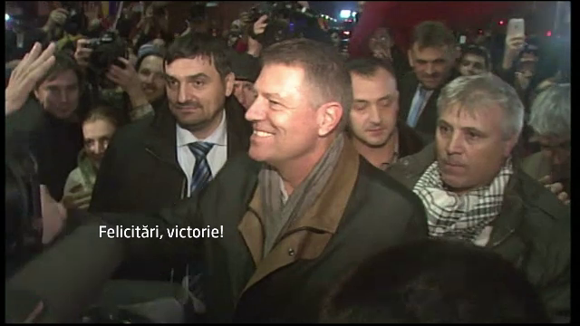 Mesajele pe care le-a primit Iohannis de la tineri, duminica noapte, la sarbatoarea din Piata Universitatii