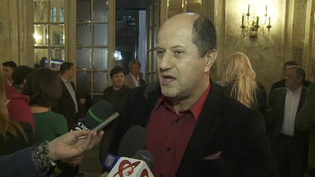 Ce nu s-a vazut in direct la TV de la sediul PSD. Pensionarii din curte si explicatia unui cititor in stele pentru esec