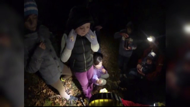 Rataciti pe munte. Zece turisti din Cluj au fost salvati in Piatra Secuiului dupa ce s-au pierdut in padure