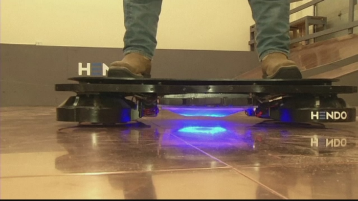 O companie din SUA a creat un skateboard plutitor. Inventia pare luata direct din filmele SF