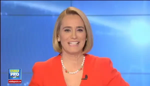 A facut tumbe, s-a dat de-a dura si s-a tolanit pe zapada. Ursul panda Mao s-a bucurat nespus de prima zapada din acest sezon