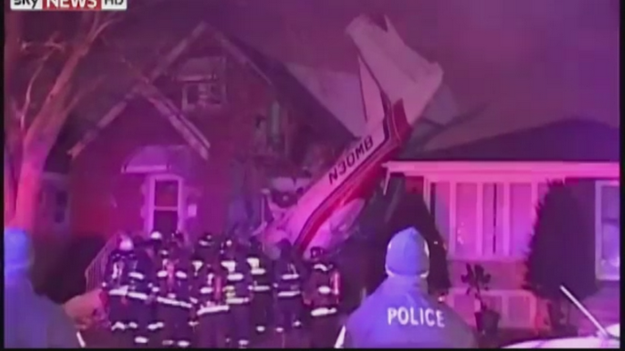 Accident aviatic in SUA. Pilotul unui avion de mici dimensiuni a murit, dupa ce s-a prabusit peste o casa din Chicago