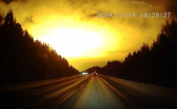 Lumina misterioasa care a aparut pe cerul Rusiei timp de 11 secunde si care a speriat oamenii. Cum este explicat fenomenul