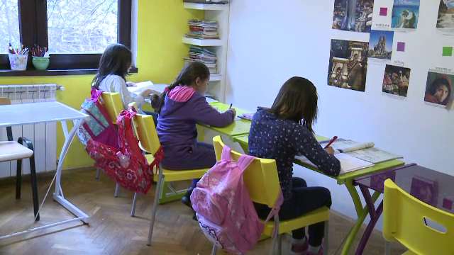 MEMORATORUL din ghiozdanele elevilor. Ce spun copiii, parintii, profesorii si psihologii despre cartile cu formule si teoreme