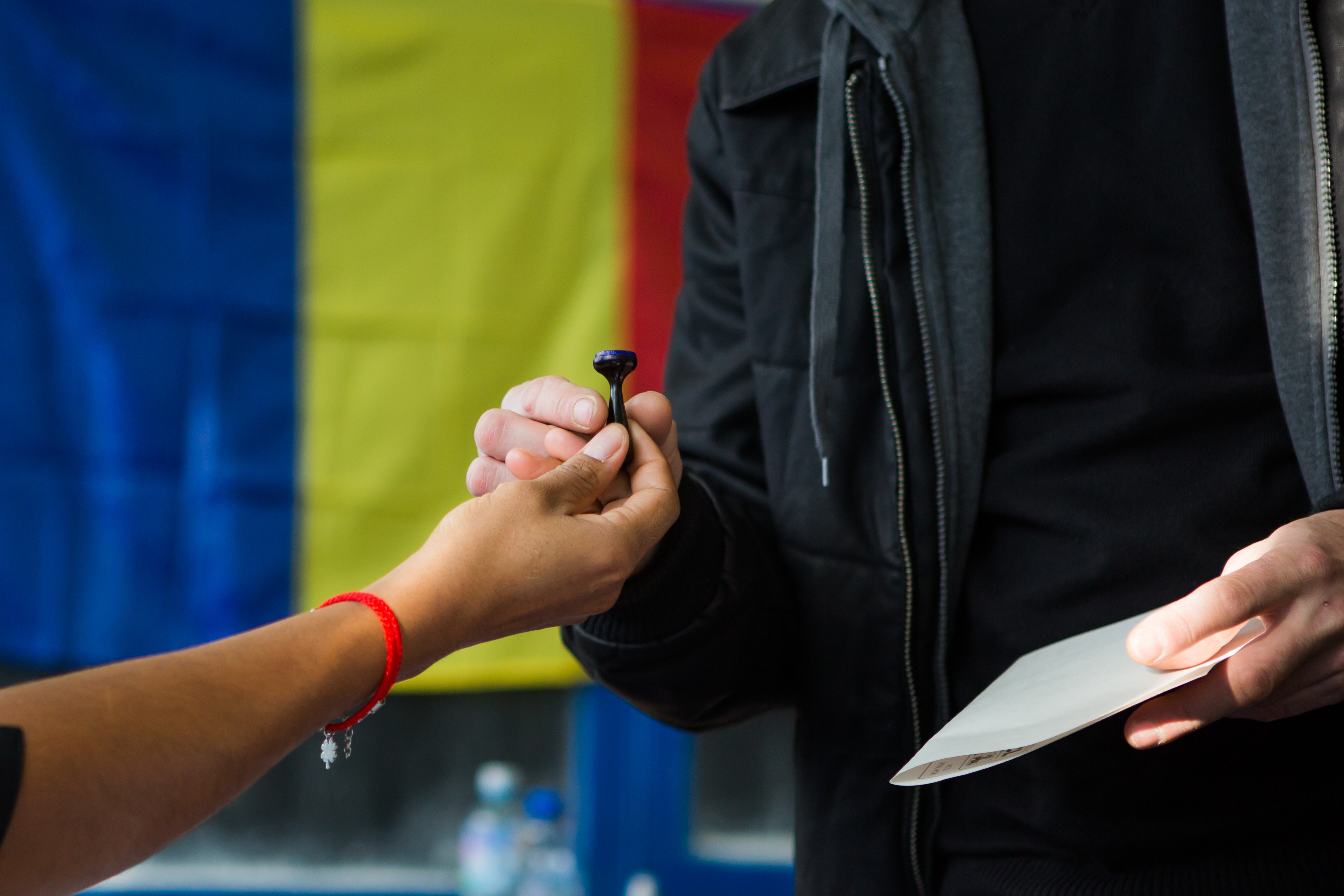 Ce se va intampla cu cartile de identitate la urmatoarele alegeri locale. Solutia gasita pentru a elimina votul multiplu