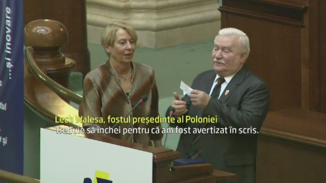 Fostul presedinte polonez Lech Walesa, discurs in Parlamentul Romaniei. Biletul primit dupa sase minute: "Trebuie sa inchei"