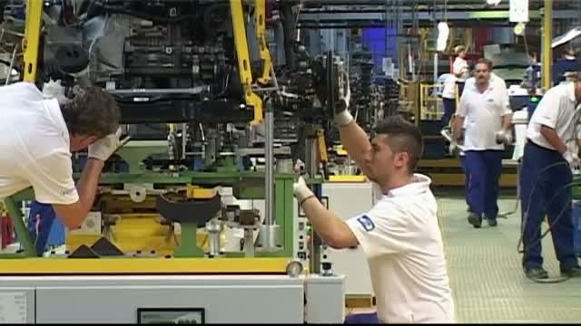 Un sfert dintre angajatii Ford de la Craiova vor fi dati afara. Ce vor primi drept "rasplata" cei care se inscriu de bunavoie