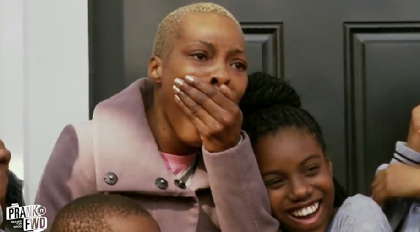 O menajera a avut parte de cea mai frumoasa surpriza din viata ei. Gestul care a facut-o sa planga de fericire - VIDEO