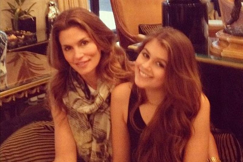 Kaia Gerber, fiica lui Cindy Crawford, pe coperta revistei “teen Vogue”. Cum a pozat adolescenta de numai 13 ani