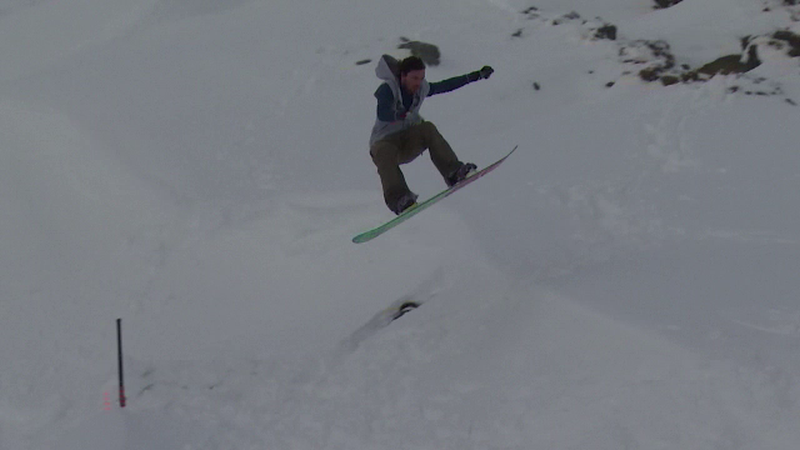 Iarna in toata regula in statiunile de pe valea Prahovei. Stratul de zapada a depasit, in unele zone, jumatate de metru