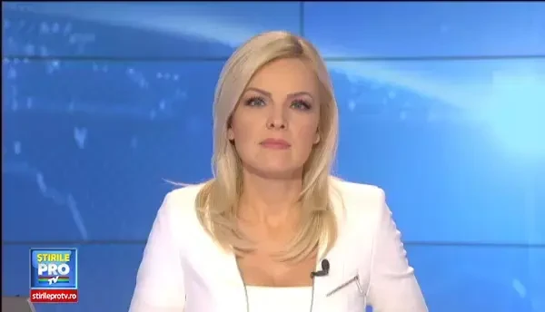 Emotii la prima editie LIVE a emisiunii VOCEA ROMANIEI. Fiecare jurat a ramas cu doar doi concurenti