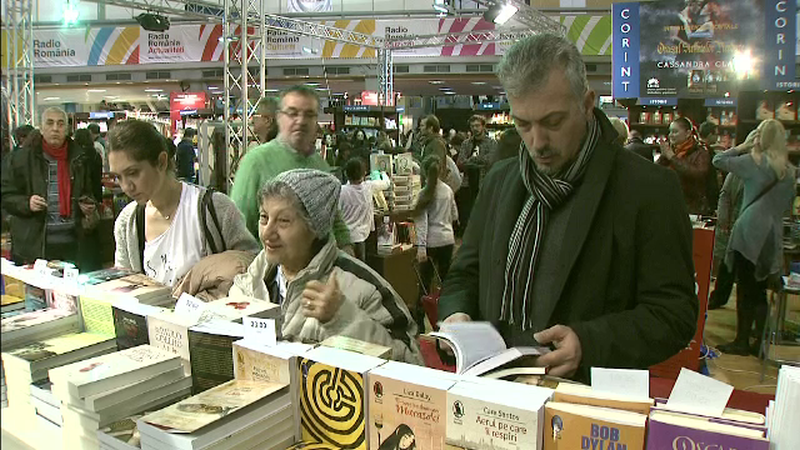 Peste 100.000 de vizitatori la editia de anul acesta a targului Gaudeamus. Pro TV a primit Trofeul Presei