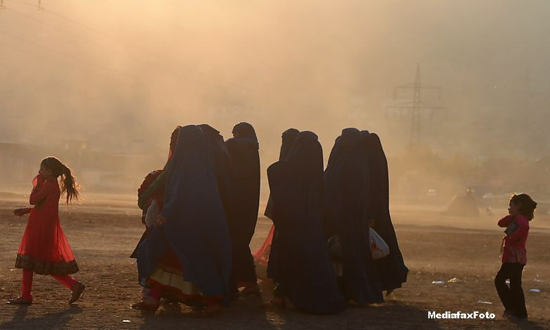 Atentat sinucigas in Afganistan, pe un teren de volei. Bilantul provizoriu indica cel putin 50 de morti si 60 de raniti