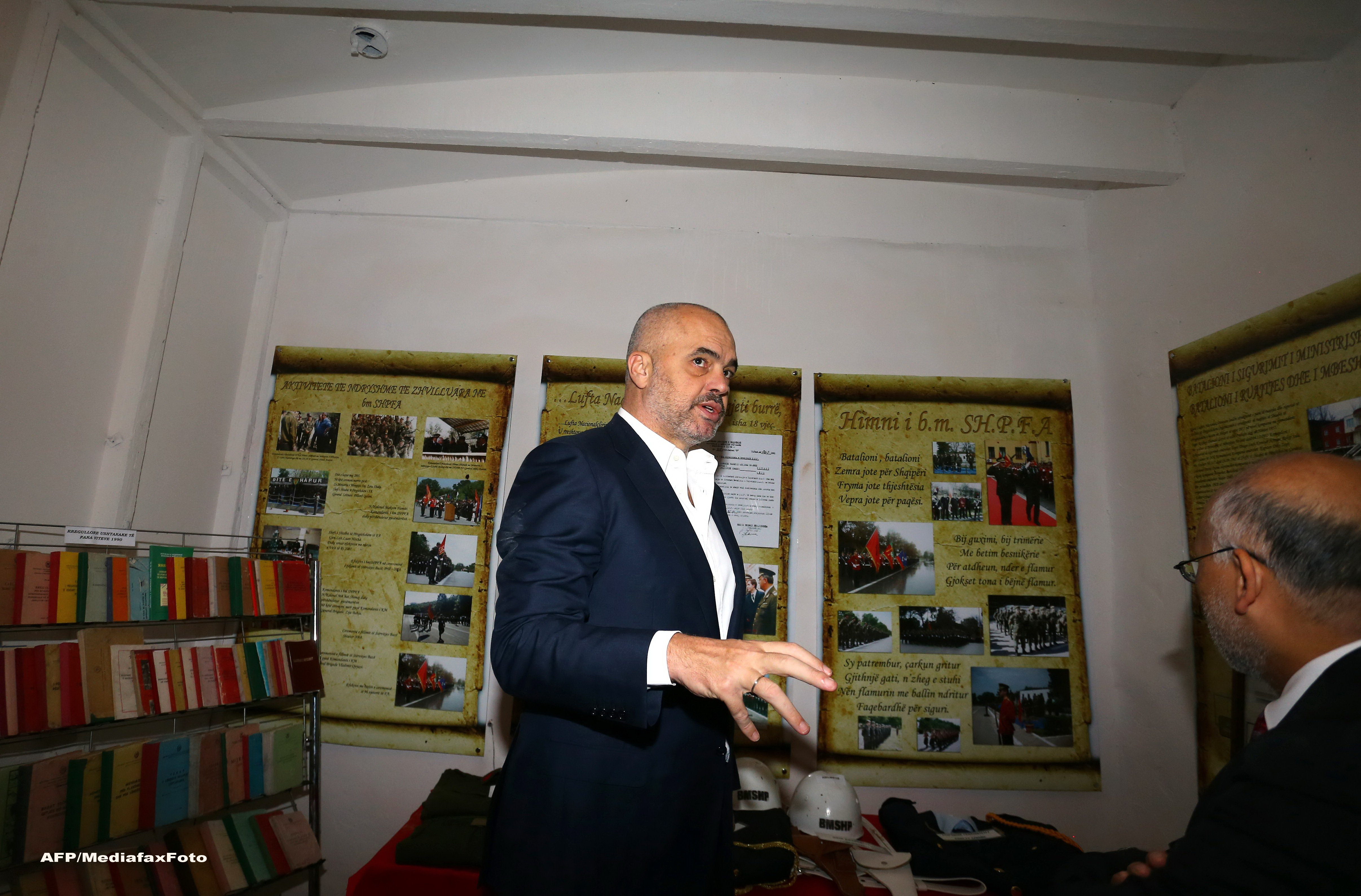 IMAGINI in premiera din bunkerul nuclear top-secret al fostului dictator comunist al Albaniei. Constructia are 106 camere