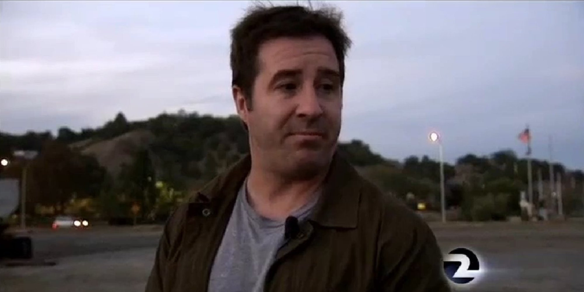 Erou fara sa vrea: Ce a descoperit un barbat intr-o masina in flacari. VIDEO