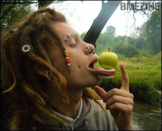 Barbatul din Rusia care s-a transformat intr-un ornitorinc uman. Ce pateste cand merge pe strada