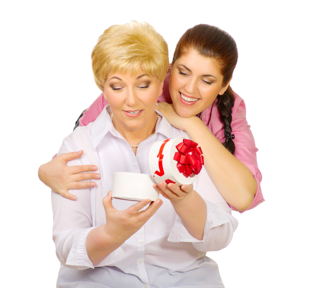 Cadouri de suflet pentru mama ta. Darurile care o vor emotiona de Craciun