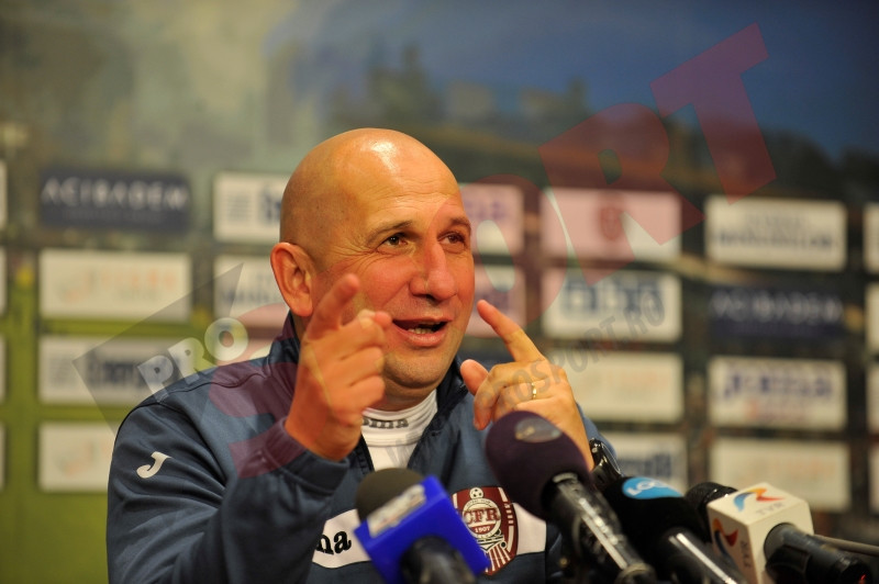 Al doilea om care le-a intors spatele. Vasile Miriuta si Dorinel Munteanu au ceva in comun: si-au dat demisia de la CFR