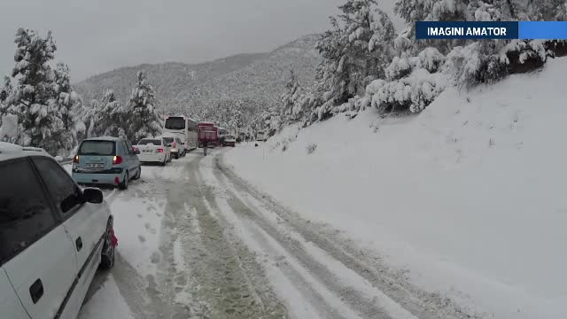 Antalya e sub zapada. Statiunea preferata de sute de romani traieste o ninsoare cum nu s-a mai vazut pana acum. VIDEO