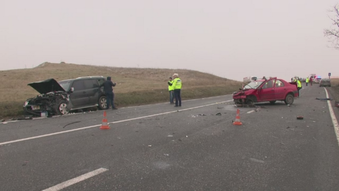 Accidente in lant pe soselele din Romania din cauza poleiului. Solutia pentru oprirea derapajelor in trafic
