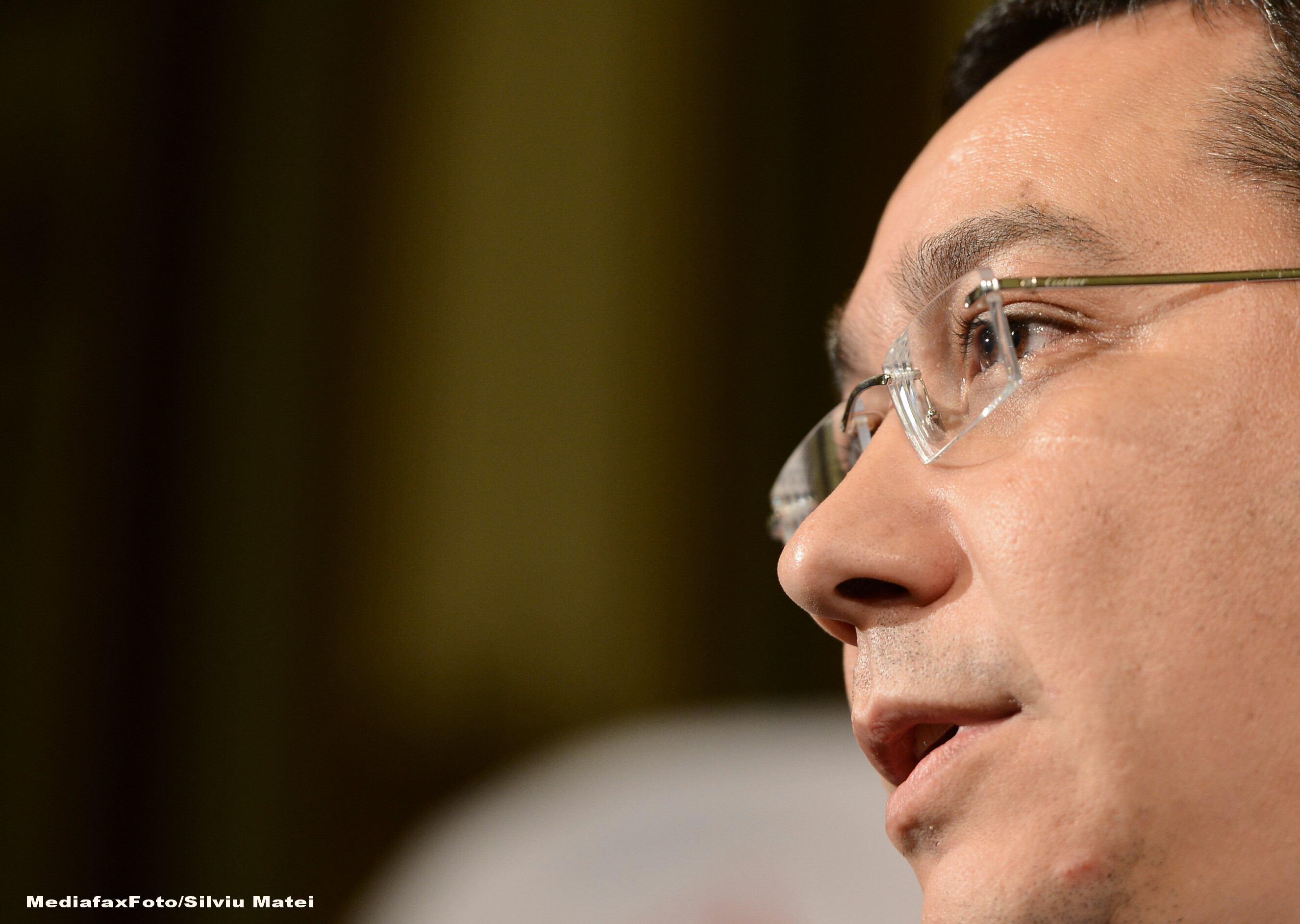 Victor Ponta vrea sa inceapa discutiile cu PNL "pe 5 teme esentiale": "Trebuie sa ne asezam toti la masa"