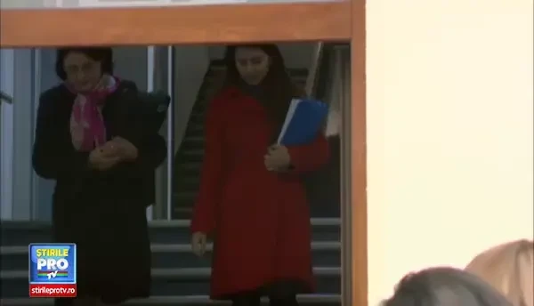 Ecaterina Andronescu, audiata la DNA. Fostul ministru, cu vocea tremurata: Va rog, lasati-ma sa trec