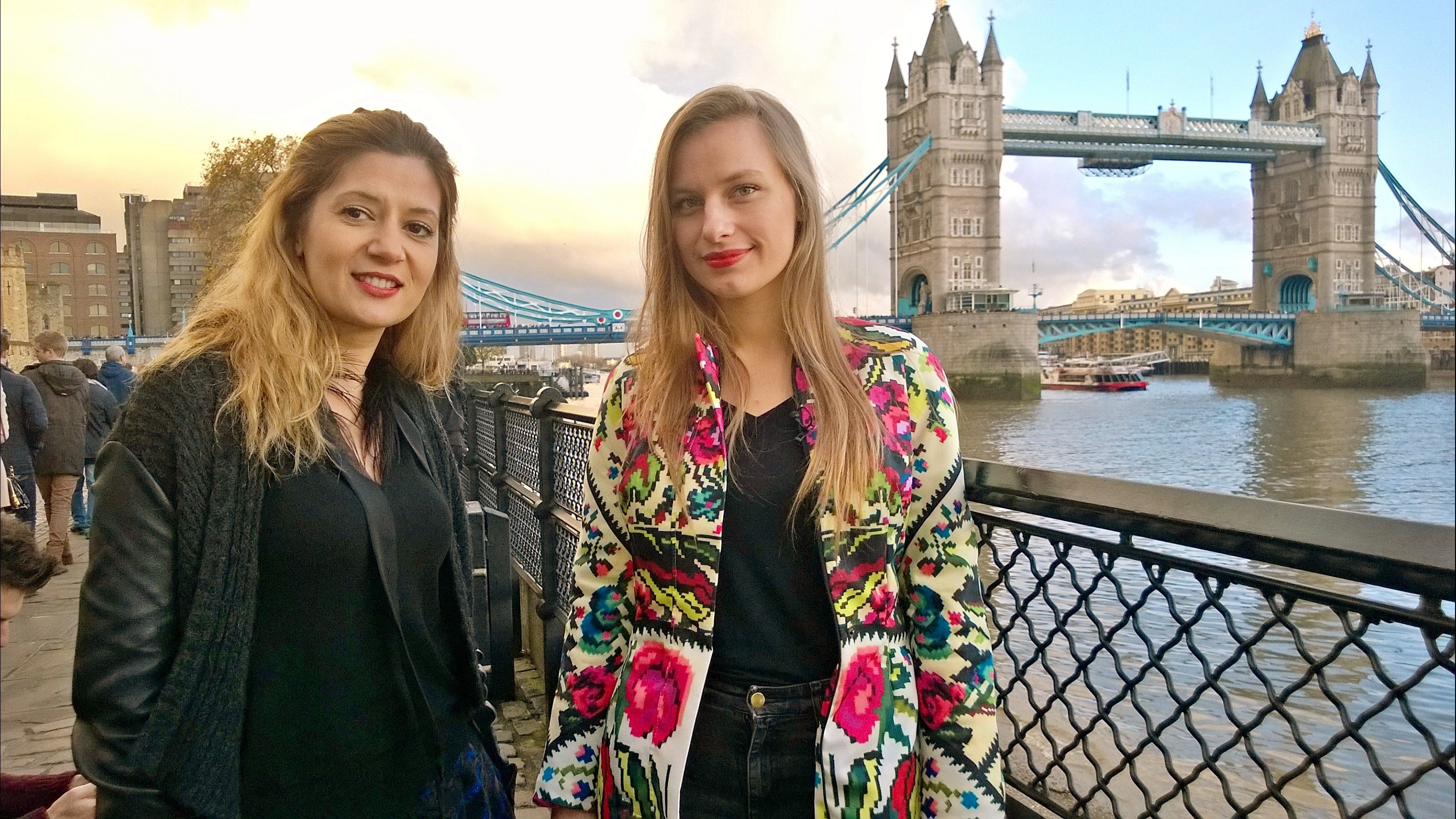 Amalia Enache sta de vorba cu tinerii noii generatii, in materialele speciale Stirile Pro TV difuzate de 1 decembrie