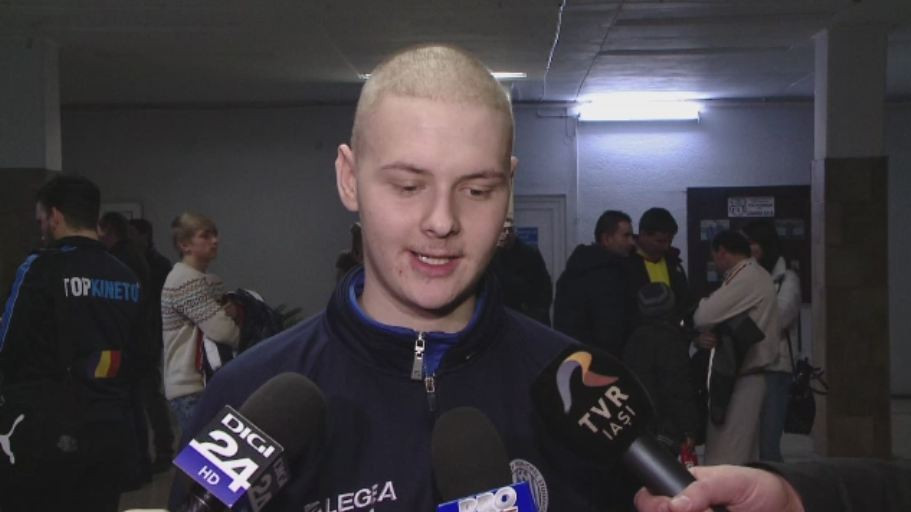 Hagi, Belodedici si Prunea, din nou pe teren, pentru un tanar de 17 ani diagnosticat cu cancer. S-au stans 7.000 de euro