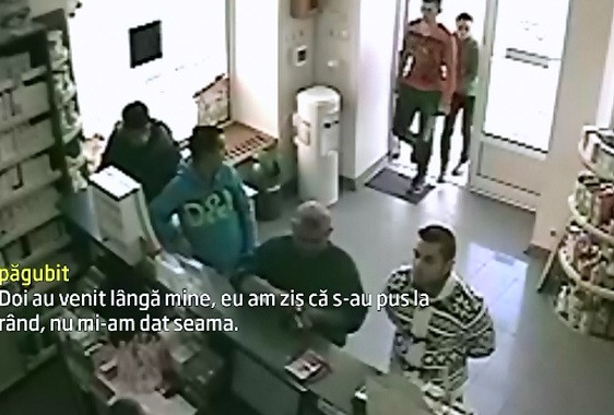 Au furat 5.000 de lei din buzunarul unui om aflat intr-o farmacie. Camerele de supraveghere au surprins intreaga "operatiune"