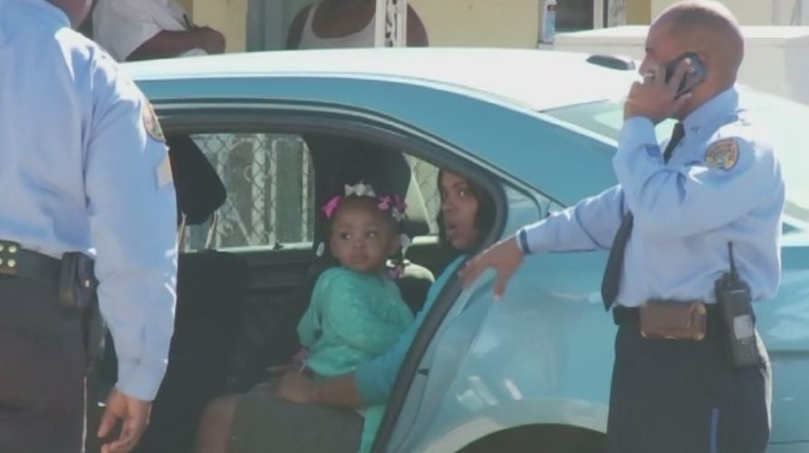 A furat o masina stationata la benzinarie. Socul pe care l-a trait cand s-a uitat pe bancheta din spate: ce a vazut