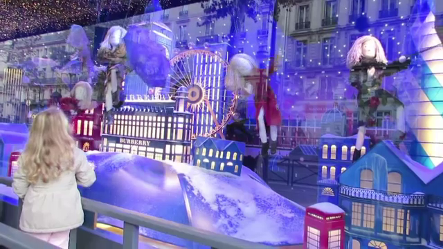 Razboiul celor mai luxoase vitrine. Patronii de magazine platesc chiar si 50.000 de euro pentru cele mai frumoase decoratiuni