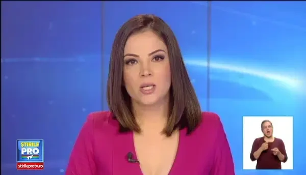 Au furat 5.000 de lei din buzunarul unui om aflat intr-o farmacie. Camerele de supraveghere au surprins intreaga operatiune