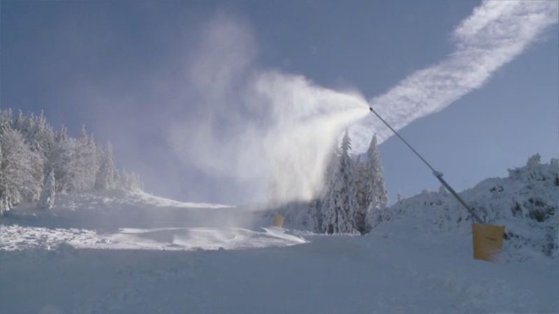 Zona din Romania unde zapada a ajuns la un metru. Avertisment pentru turisti: "Exista probleme si foarte multi copaci cazuti"