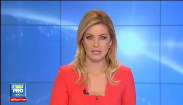 Lectie de pasiune si devotament data de doamna Lucretia. Profesoara preda voluntar copiilor dintr-un centru de plasament