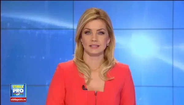 Ziua Nationala, sarbatorita in avans la Botosani. Steagurile Romaniei si UE, realizate intr-un mod inedit de sute de elevi