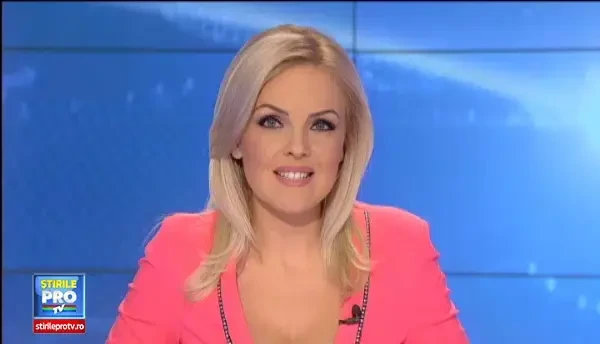 Trei milioane de beculete pentru sarbatorile de iarna, aprinse in Capitala. Targul lui Mos Craciun, la Universitate.LIVE BLOG