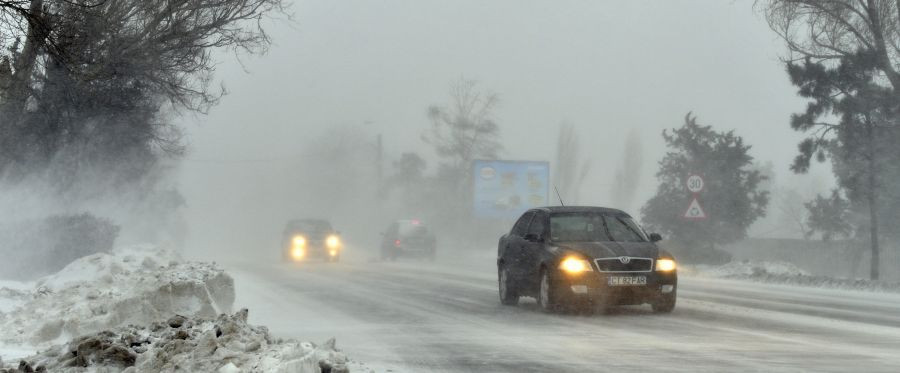 Vremea rea face primele victime. Doua femei au murit in ambulante: una dintre ele era insarcinata