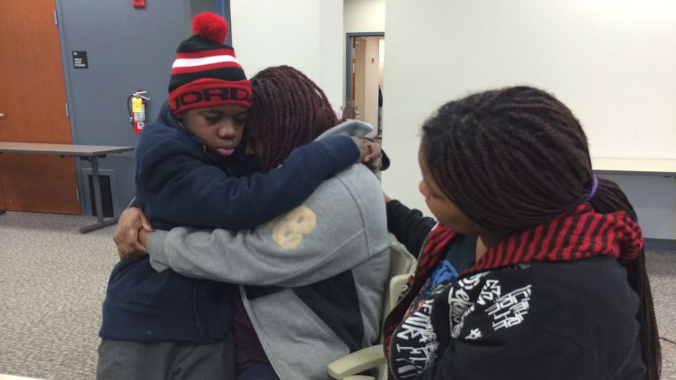 Un copil de 13 ani, disparut in urma cu patru ani, a fost gasit in spatele unui perete fals. Cum i-a alertat pe politisti