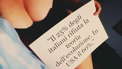 Campania lansata de o italianca: le cere femeilor sa publice online poze cu sanii lor in numele stiintei