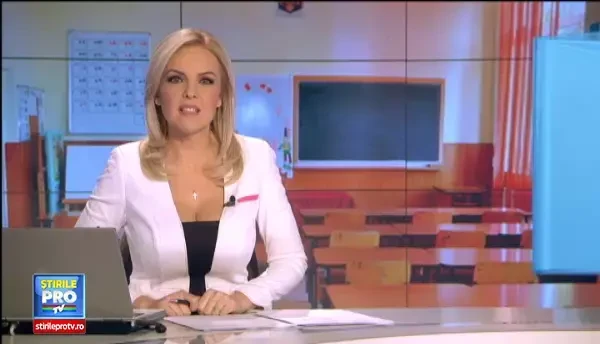 Campanie inedita pe Facebook. Cativa tineri au reusit sa stranga sute de carti pentru elevii unor scoli fara biblioteci