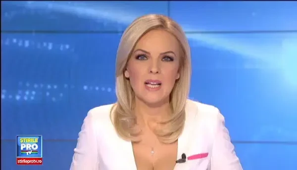 Cel mai mare brad plutitor din lume ii incanta pe brazilieni, intr-o laguna a orasului Rio de Janeiro