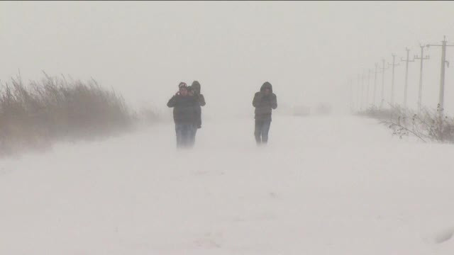 CODUL GALBEN de ninsori si viscol a expirat. Bilantul unei zile fara curent, dar cu zapada si accidente