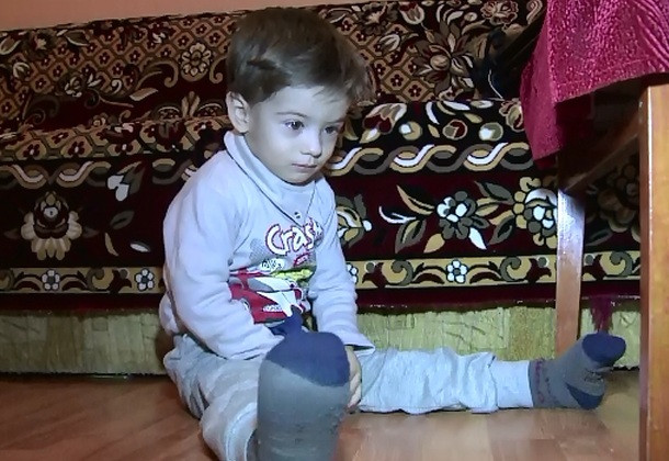 Dragos, un baietel de 2 ani, are nevoie de ajutor. Copilul s-a nascut cu o malformatie la inima si are nevoie de transplant