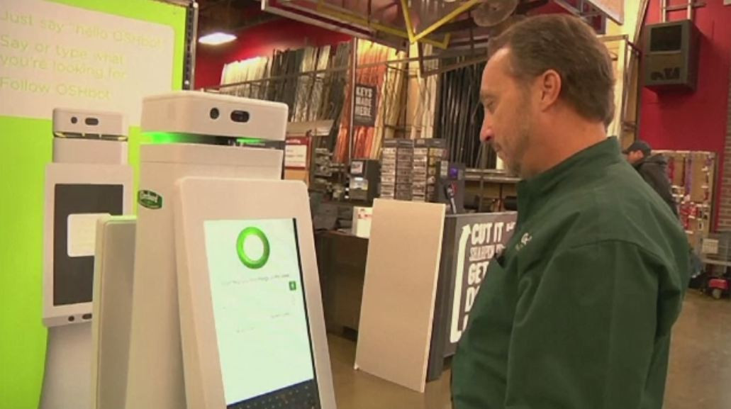 STIRI EXTERNE PE SCURT. Robotii au devenit asistenti de vanzari in SUA; jaf ratat in China