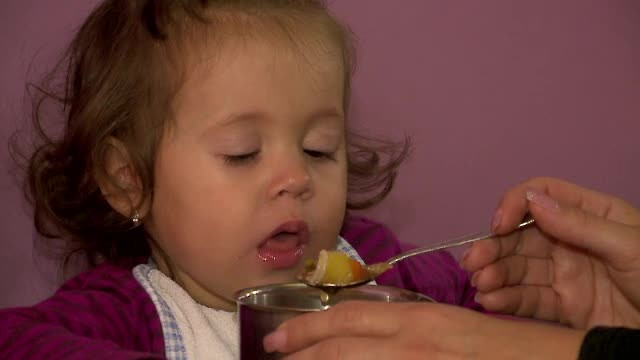 Mancare sanatoasa in cresele de stat din Constanta. Parintii au acceptat sa plateasca mai mult pentru a scapa de fast-food