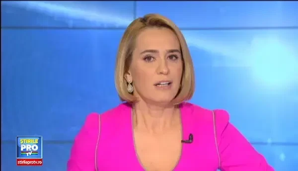 Frumoase si senzuale in Londra. Ingerii de la Victoria's Secret au purtat sutiene impodobite cu 16.000 de diamante. FOTO