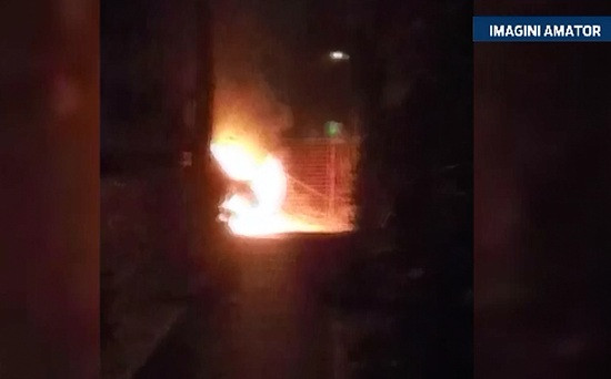 Doua masini, incendiate in Fagaras. Politistii cred ca este vorba despre o razbunarea din cauza unei neintelegeri in afaceri